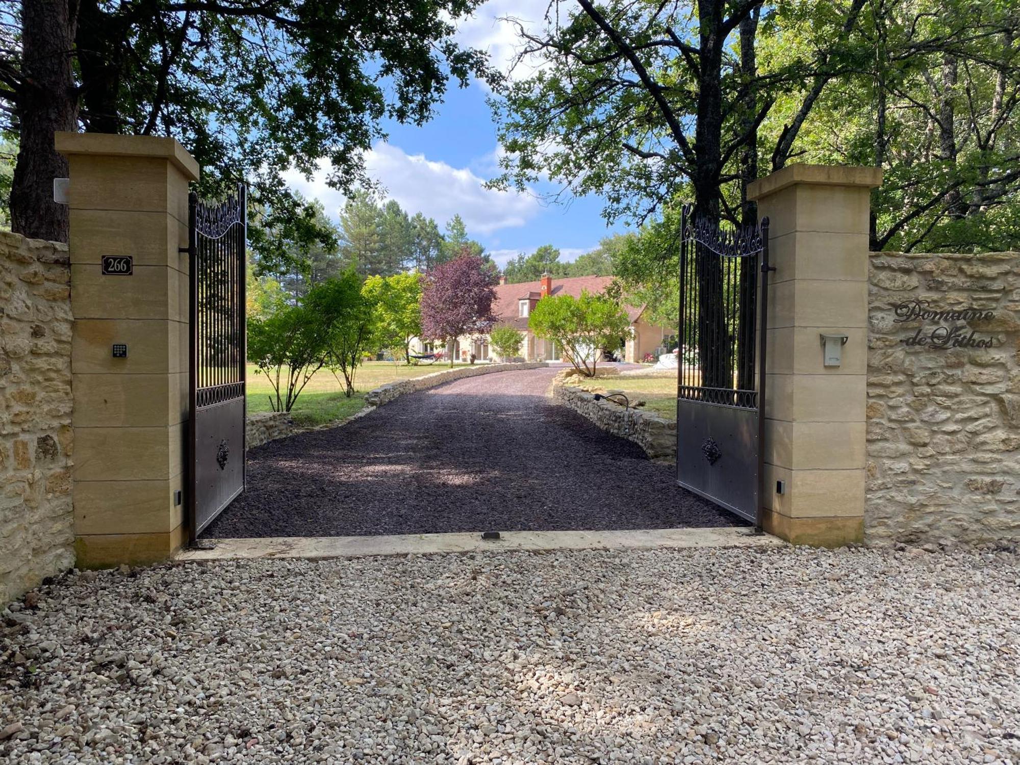 Domaine De Lithos Bed & Breakfast Fossemagne Luaran gambar